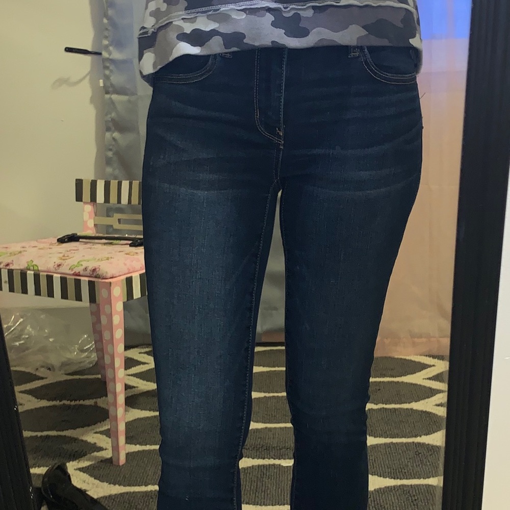 AE American eagle low rise 2 short jegging jeans.